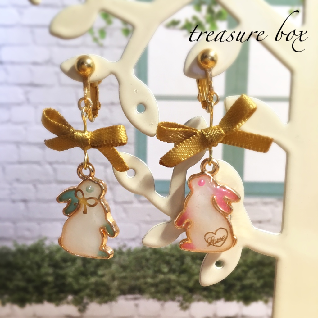 恋人うさぎのピアス/イヤリング