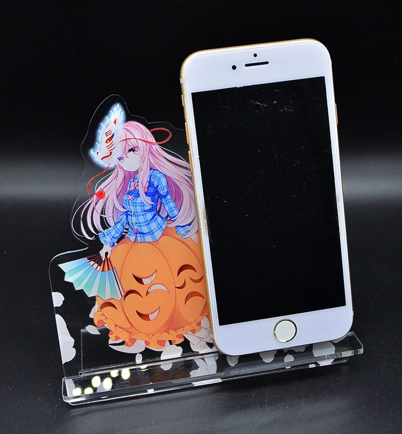 自家製アクリルスマホスタンド「秦こころ」