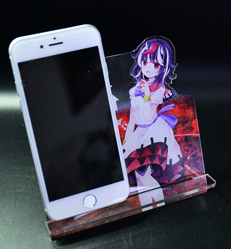 自家製アクリルスマホスタンド「鬼人正邪」