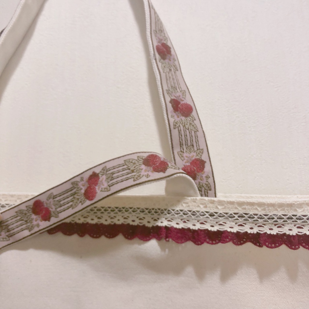 まろぱんリメイクトート"えんじ色といちご"