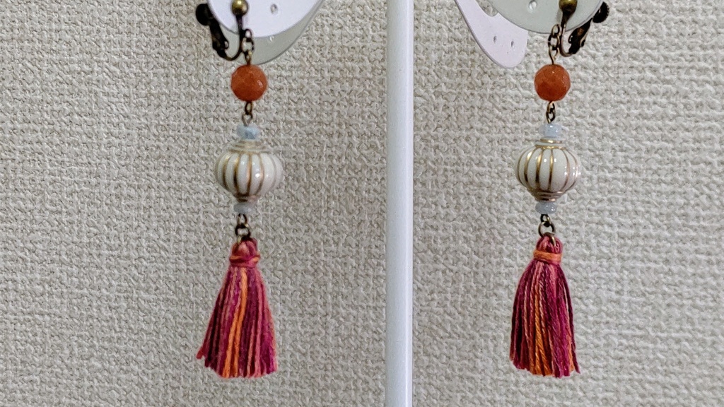 タッセルイヤリング・ピアス