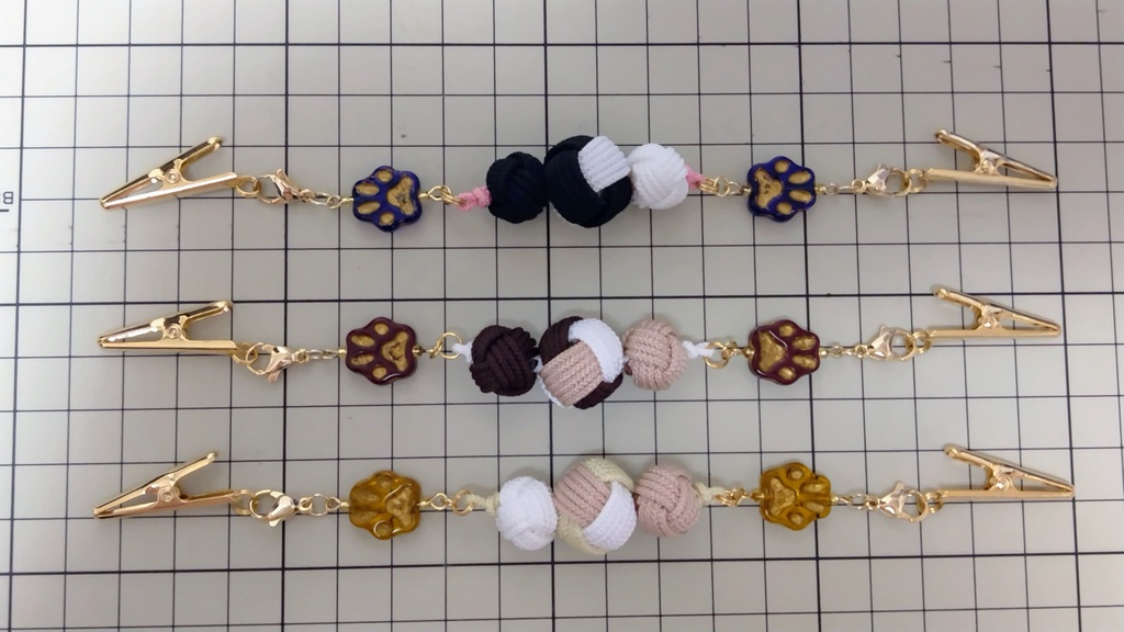 避邪鈴結びの羽織紐クリップ(ねこさん)