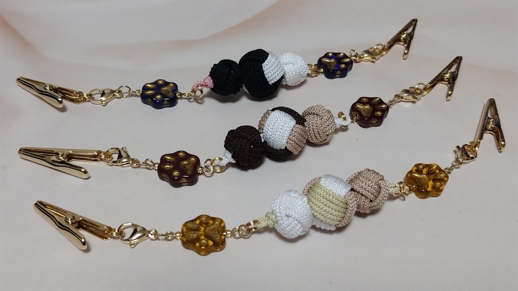 避邪鈴結びの羽織紐クリップ(ねこさん)