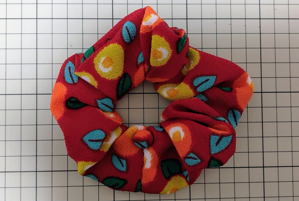 和柄ちりめんシュシュ