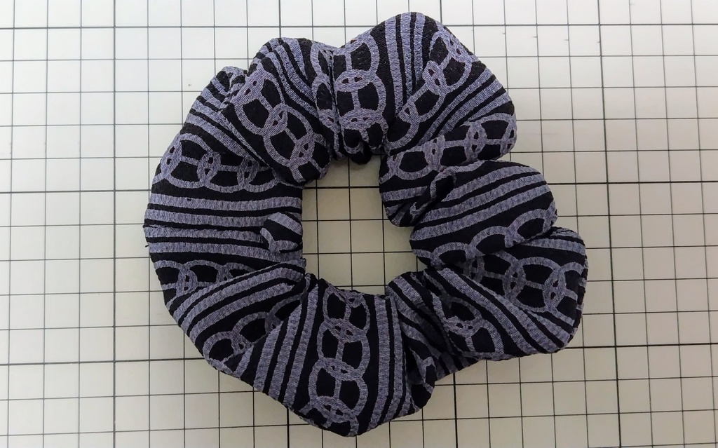 和柄ちりめんシュシュ