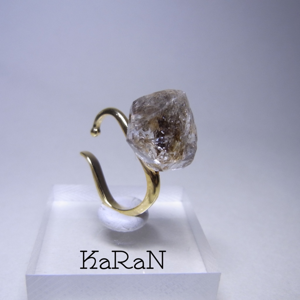 K001　ダイアモンドクォーツ　イヤーカフ