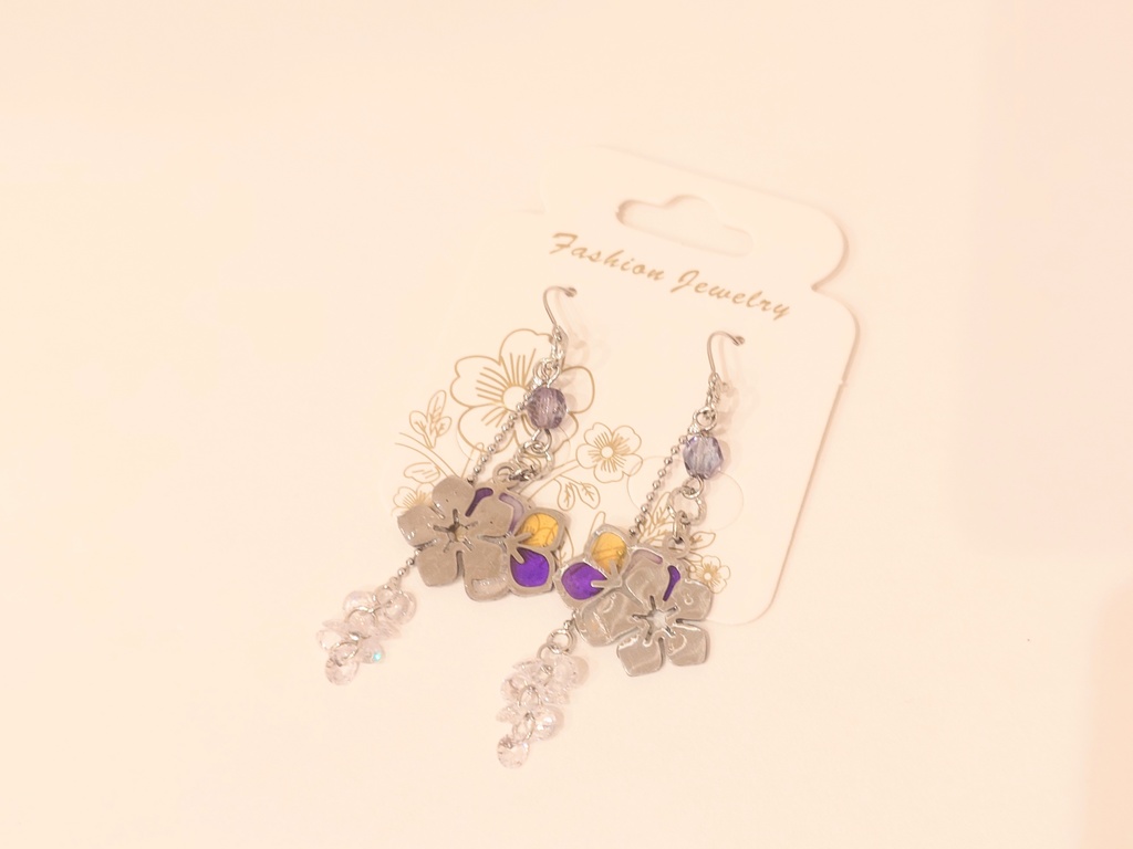 ピアス　へし切長谷部イメージ