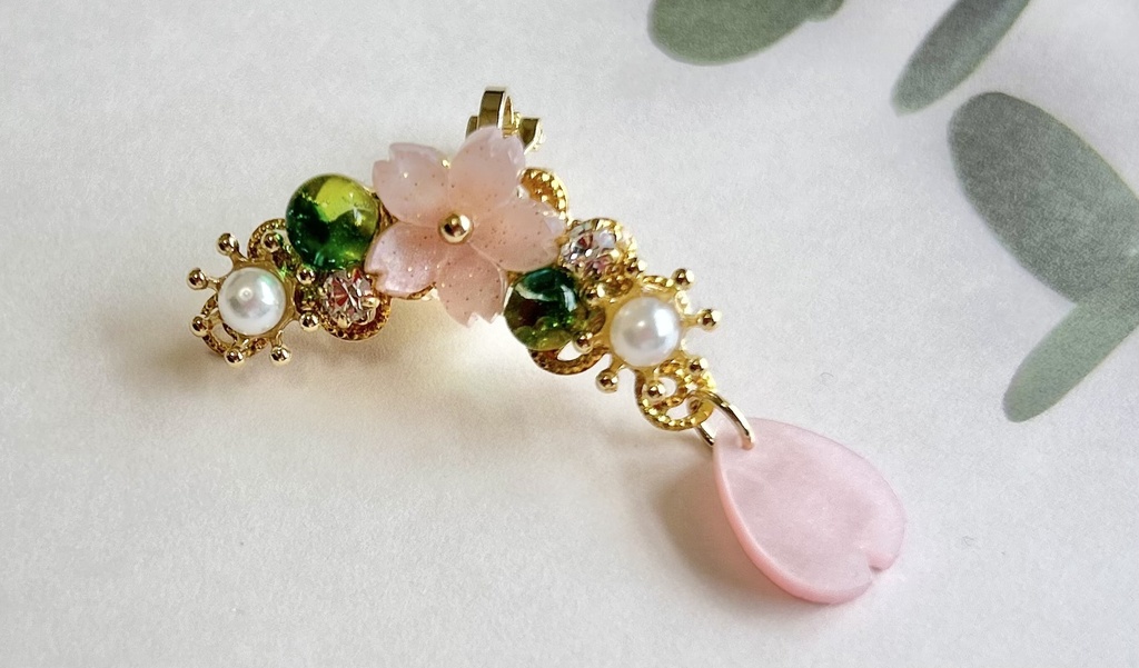 イメージイヤーカフ