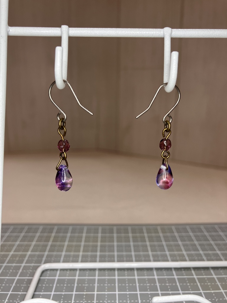 チェコビーズのチタンフックピアス(紫雫×クリア紫系)(在庫番号:260429-cm)