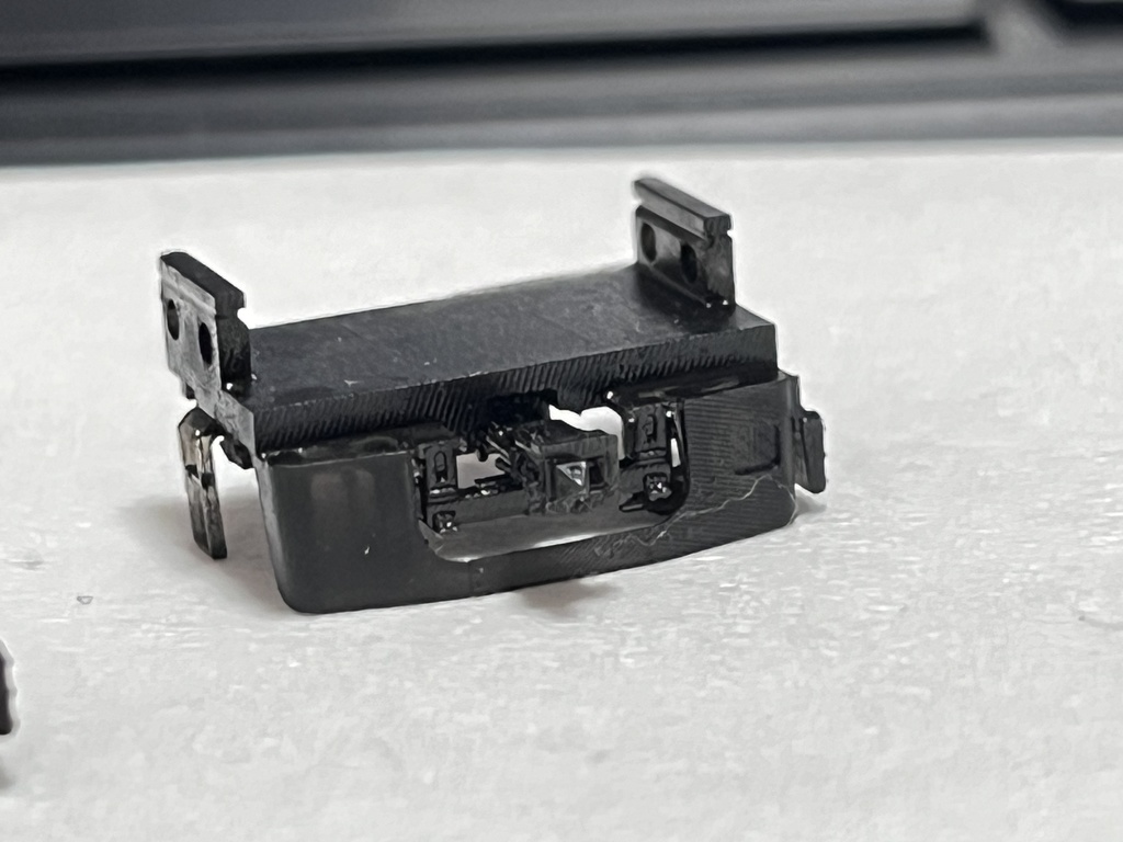 Amagasaki8000 前面床下パーツ