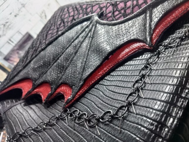 ベリアルイメージレザーバッグ