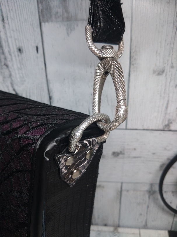 ベリアルイメージレザーバッグ