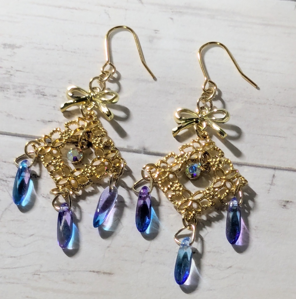 リボンシャンデリアの耳飾り