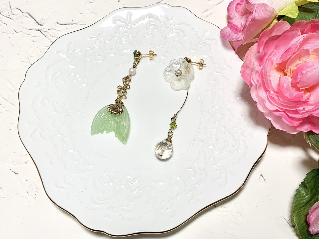 オーロラフラワーとグリーンマーメイドのピアス・イヤリング