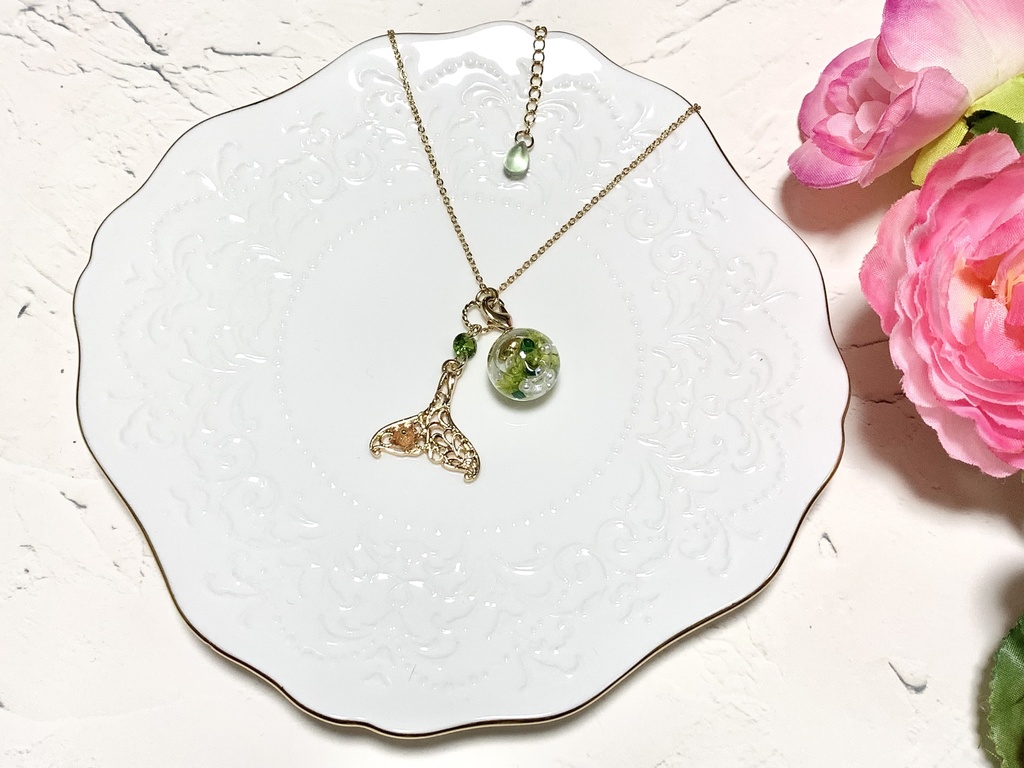 グリーンフラワーのハーバリウムネックレス