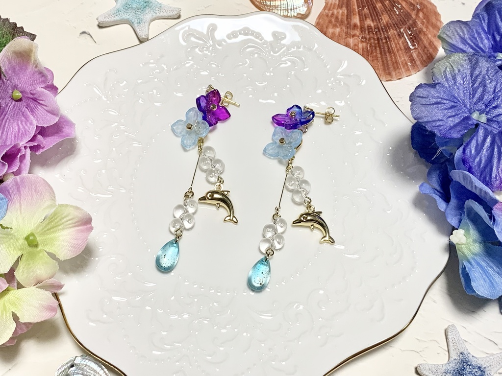 紫陽花とイルカのイヤーアクセサリー