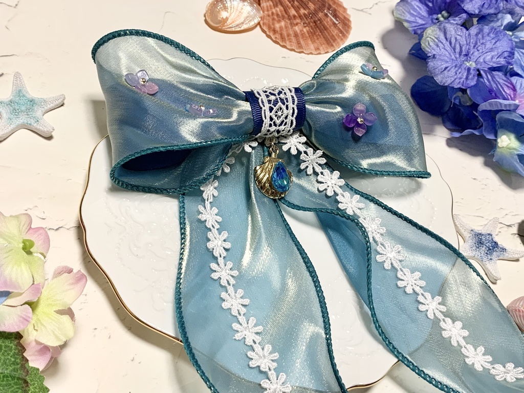 紫陽花が咲くリボンバレッタ