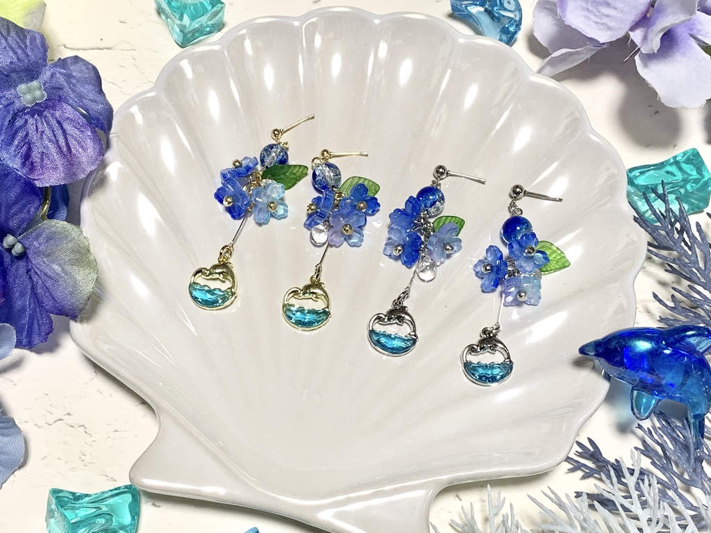 泳ぐイルカと紫陽花イヤーアクセサリー