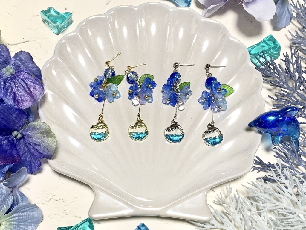 泳ぐイルカと紫陽花イヤーアクセサリー