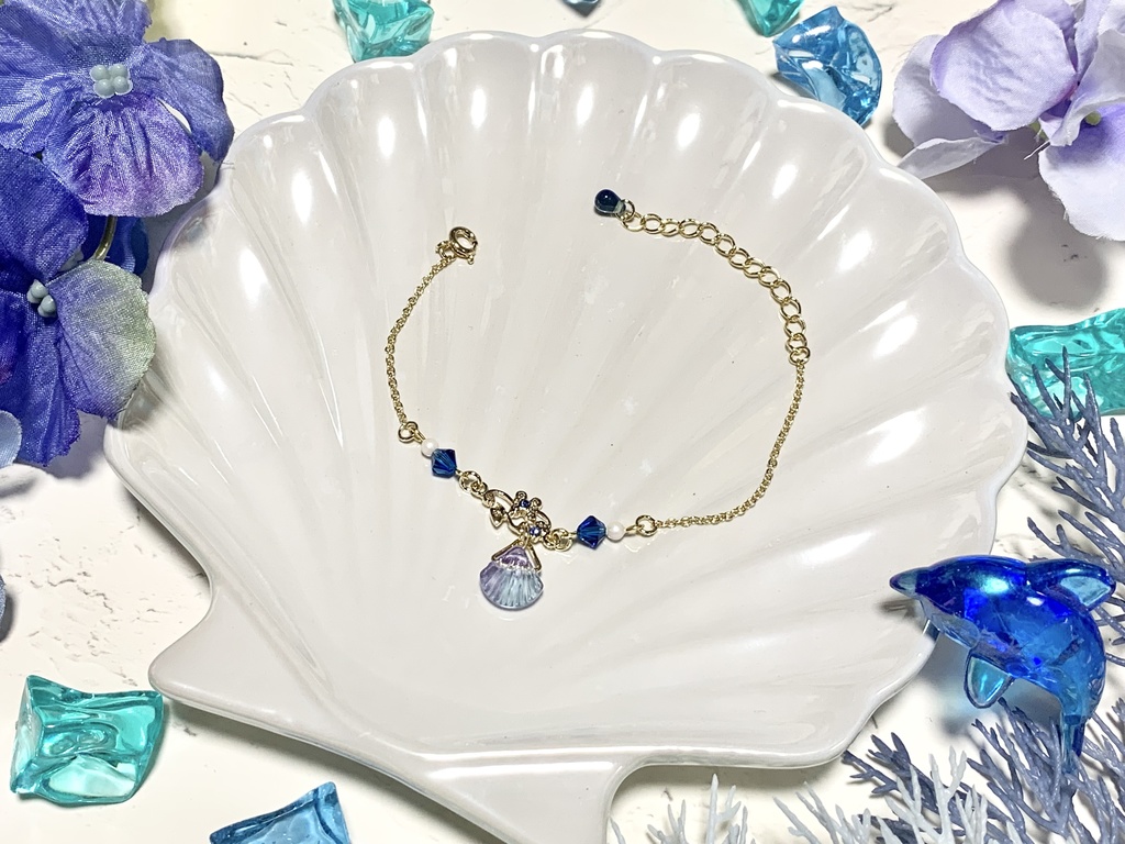 紫陽花とブルーシェルブレスレット