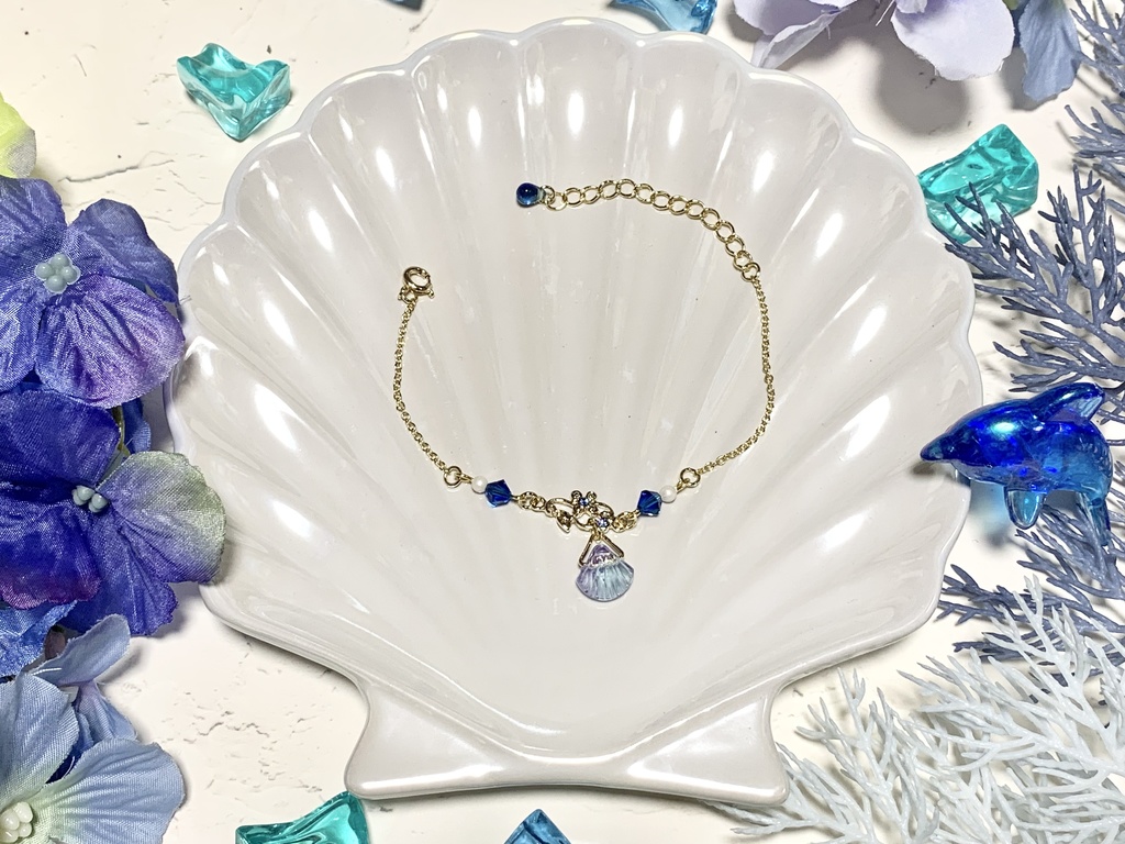 紫陽花とブルーシェルブレスレット