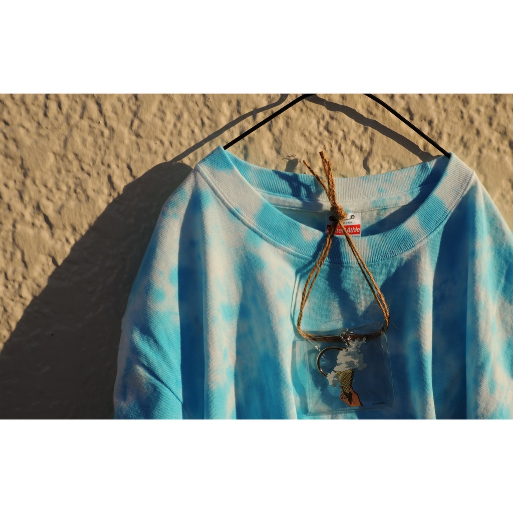アクキー付きタイダイTシャツ（水着の女の子）