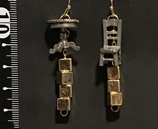 家具にされちゃったブチャトリピアス