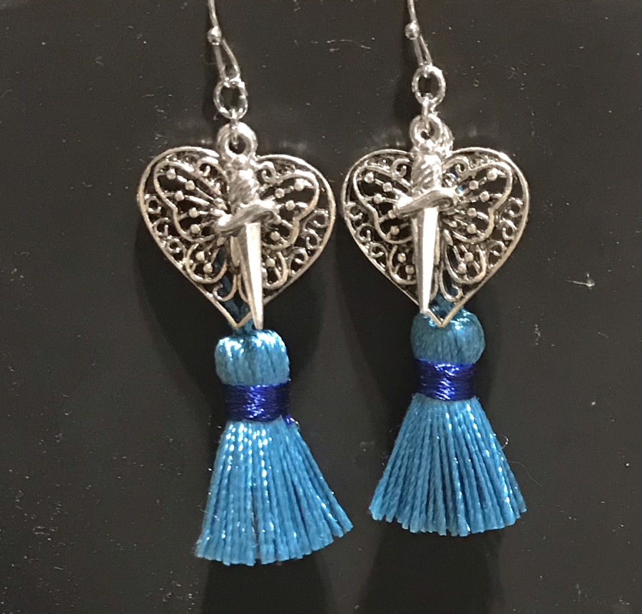 ハートと蝶とナイフのピアスB(イヤリング可)