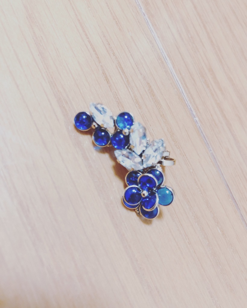 お花のイヤーカフ