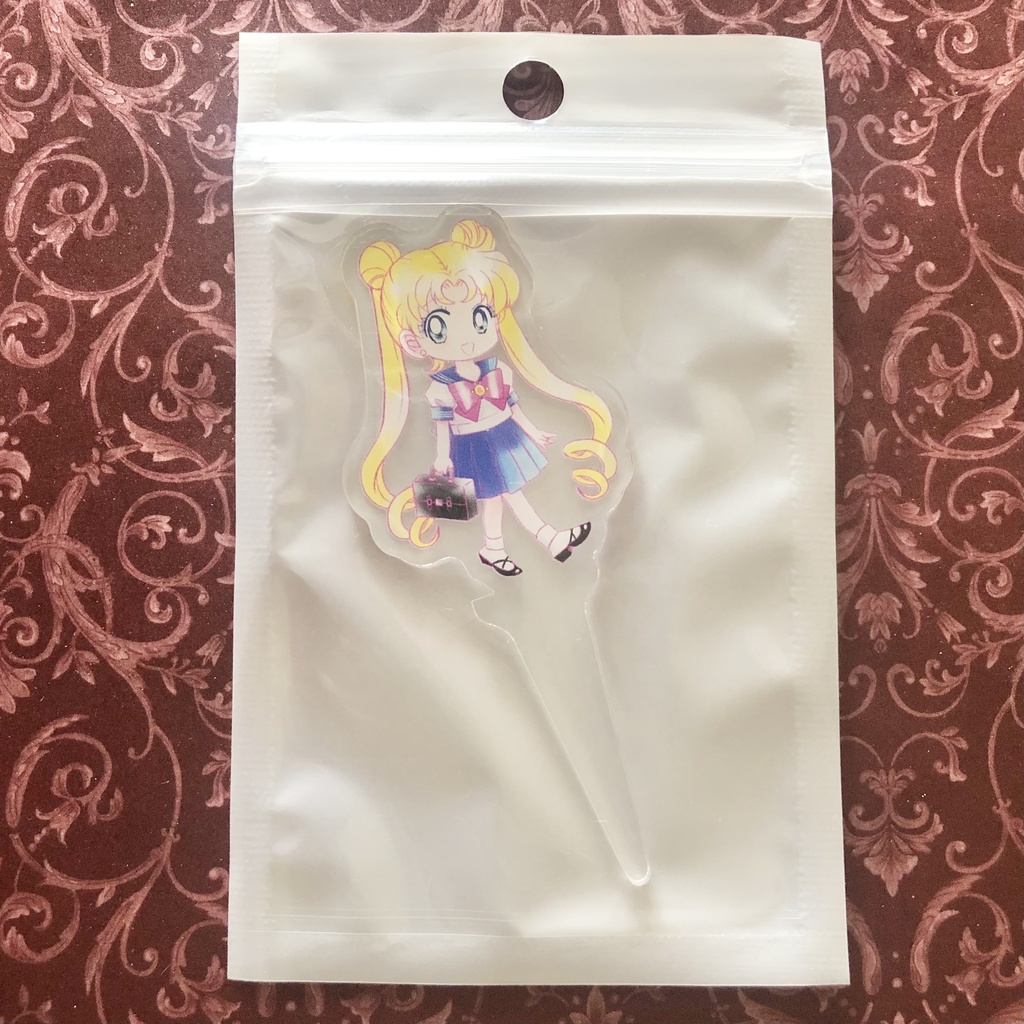 【匿名配送】月野うさぎ(制服姿) アクリルピック【セラムン】
