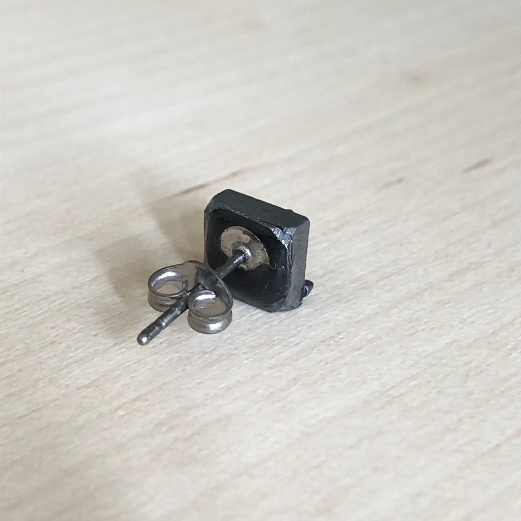 活字ピアス「通」