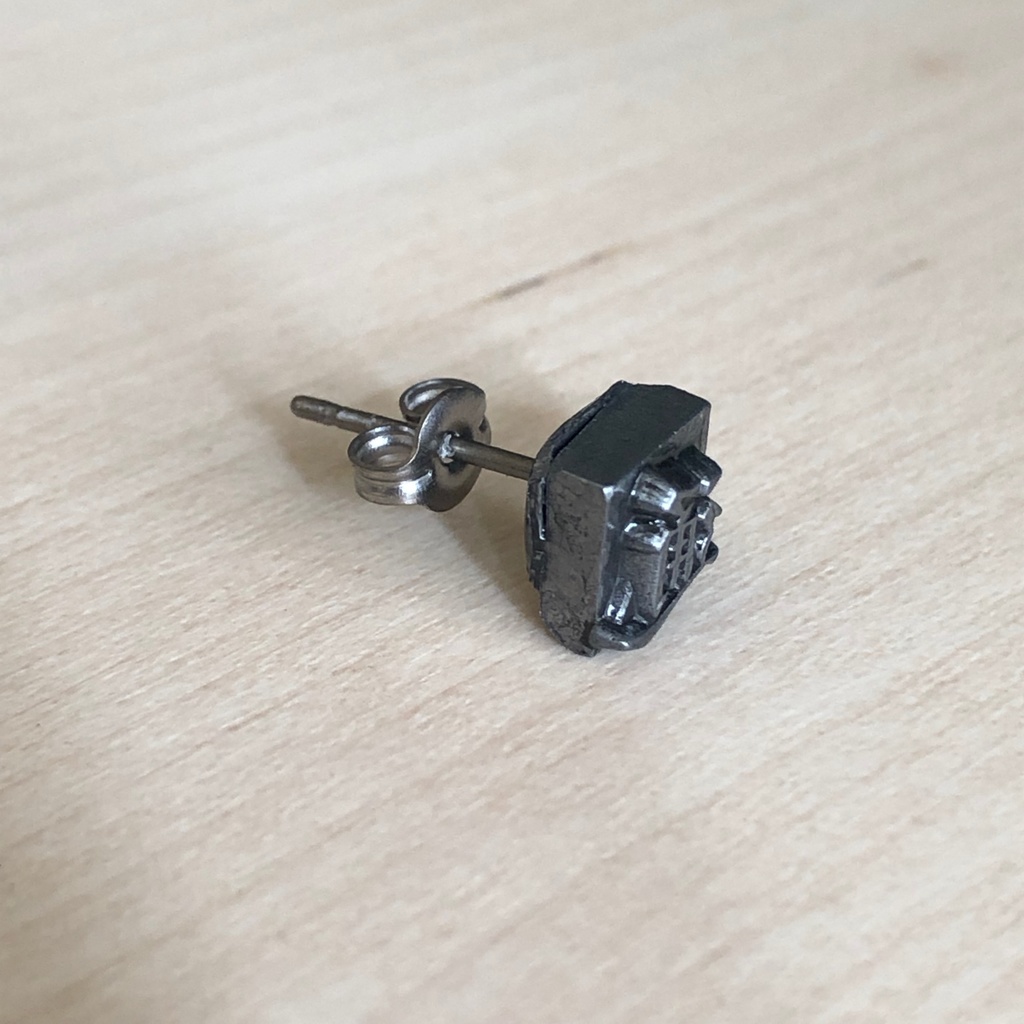 活字ピアス「通」