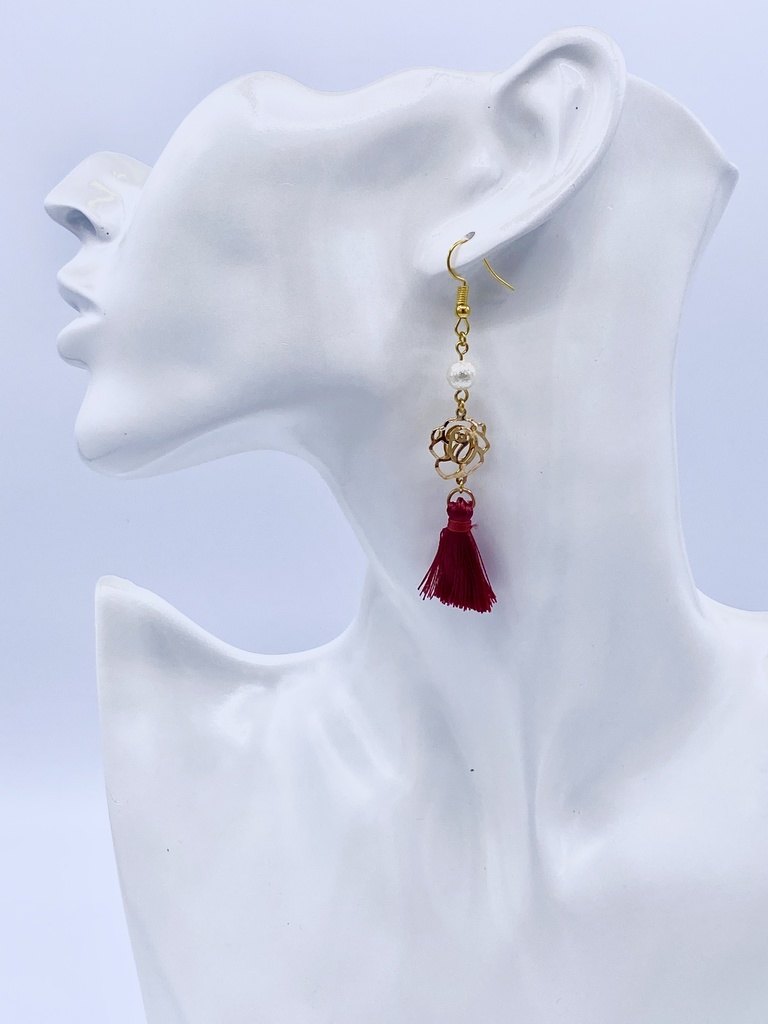 *薔薇タッセルピアス*