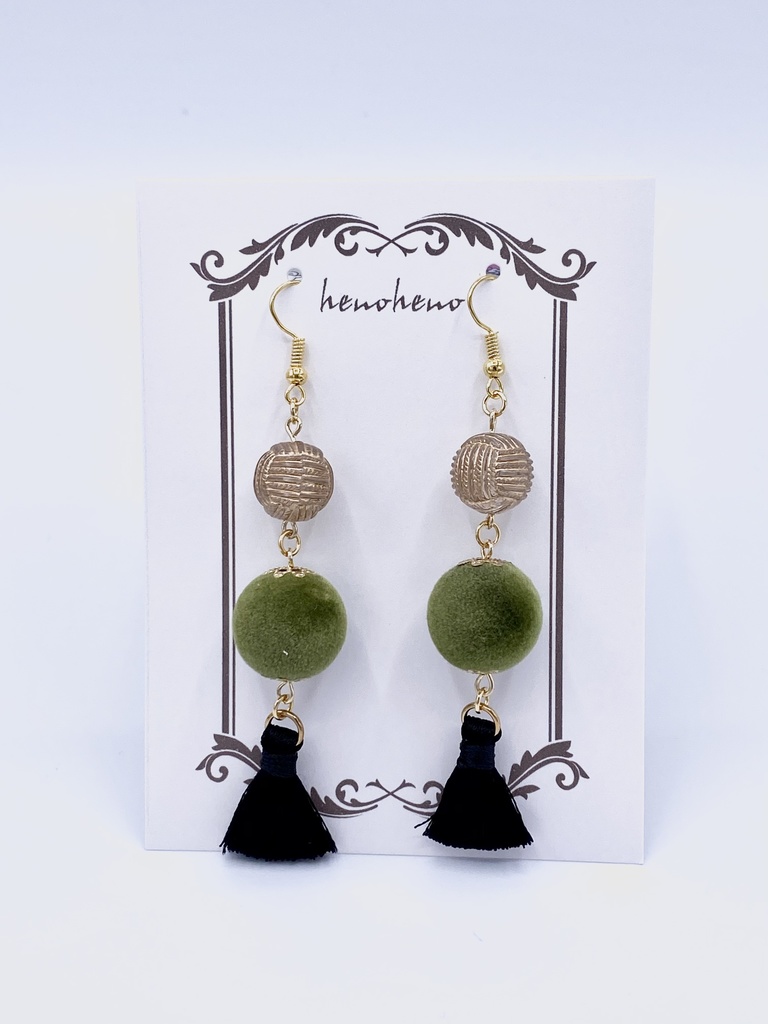 *抹茶タッセルピアス*