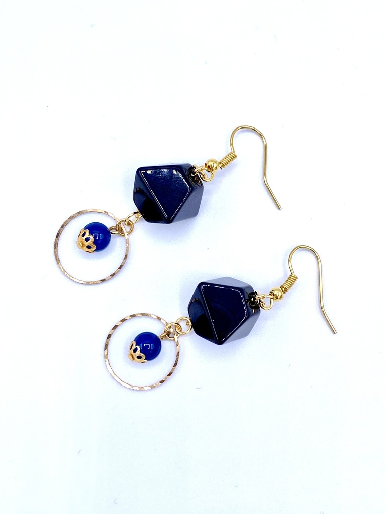 *ブルーカラサイトピアス*