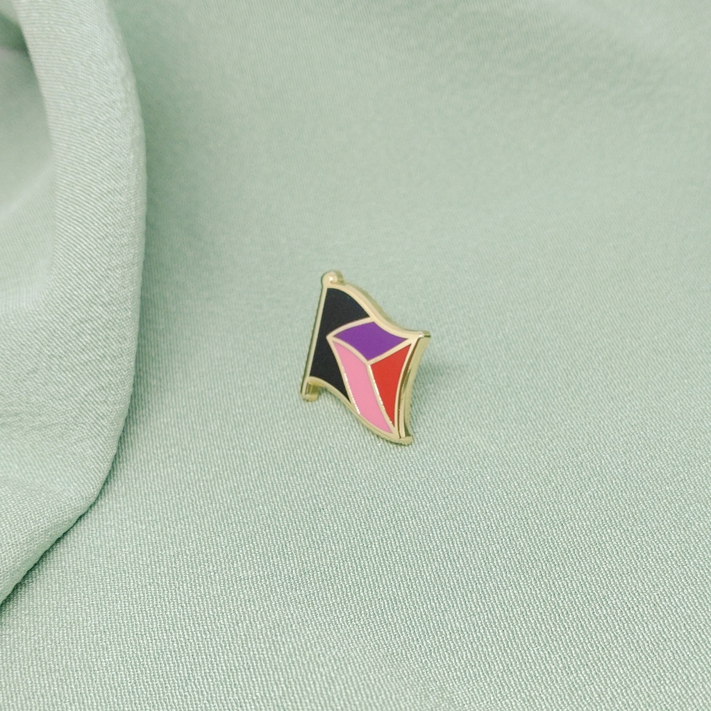 【寄付つき】クィア・プリズム・フラッグのエナメルピンバッジ