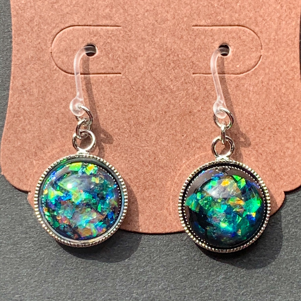 オパール風レジンのピアス/イヤリング