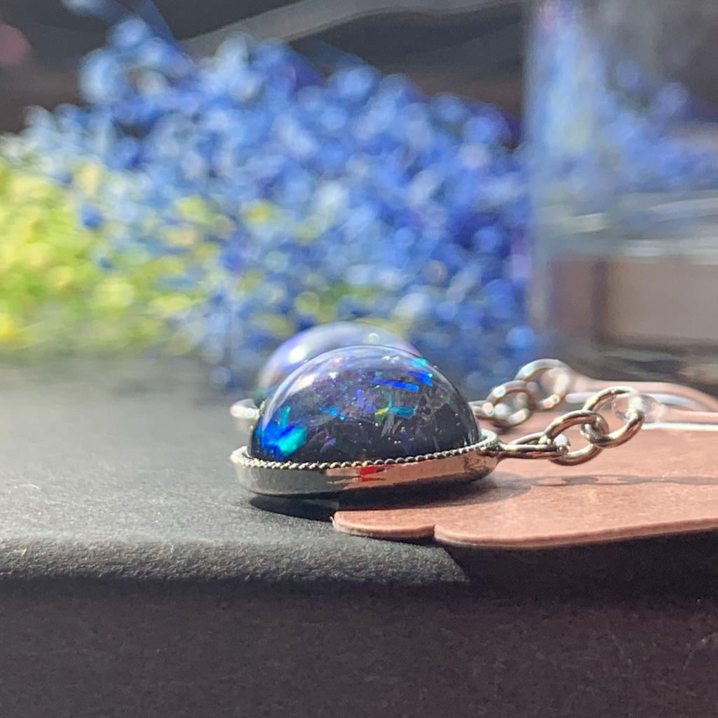 オパール風レジンのピアス/イヤリング