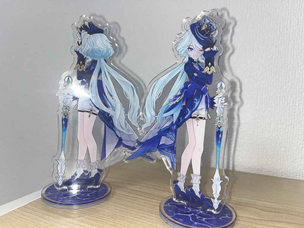 白フリーナの裏表アクリルスタンド