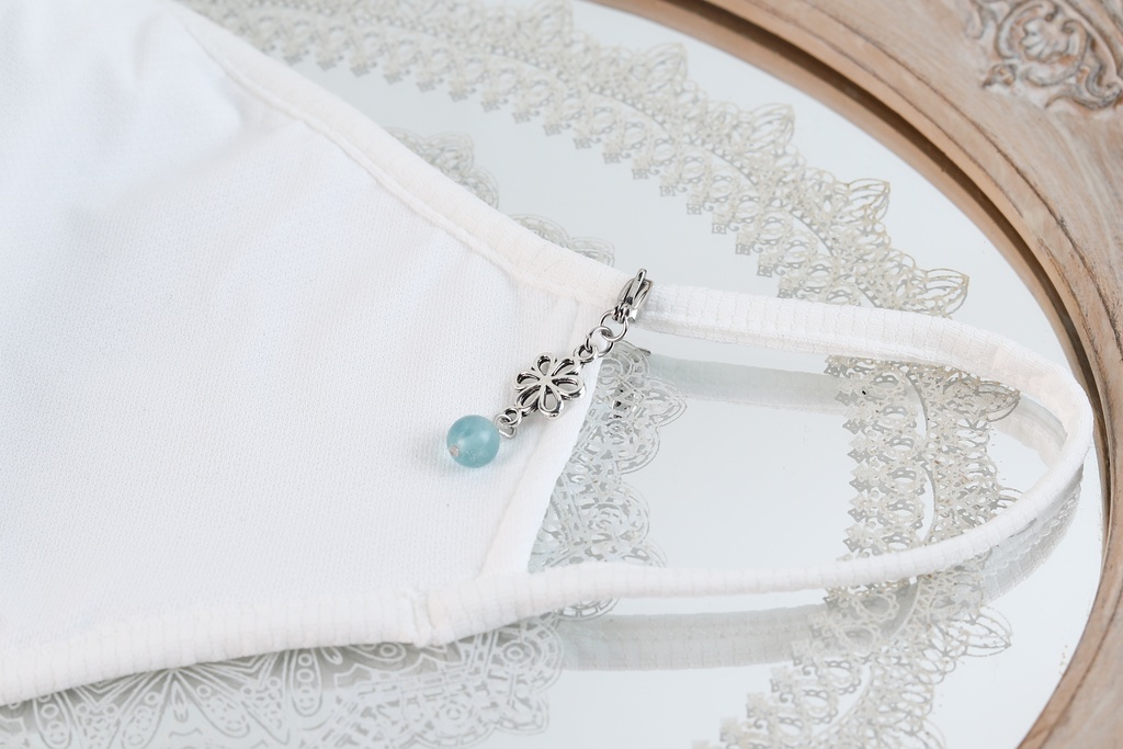 フローライトのマスクチャーム【金属アレルギー対応】