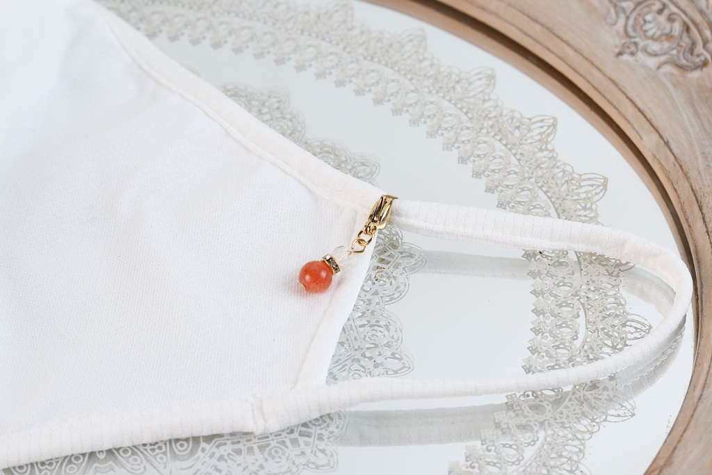 サンストーンと水晶のマスクチャーム【金属アレルギー対応】