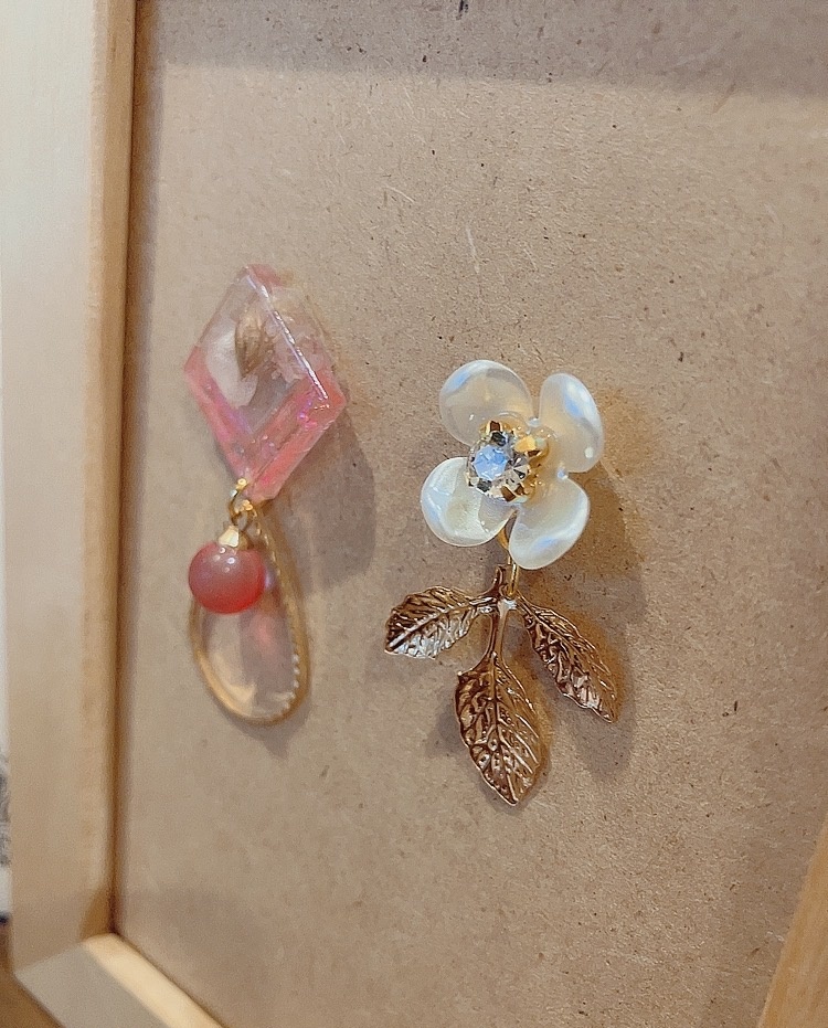 【白黒~モノクロ~の記憶】ミアの耳飾り