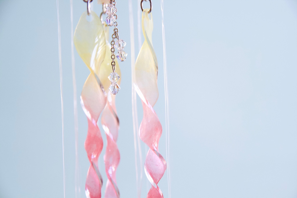 アカクラゲのサンキャッチャー