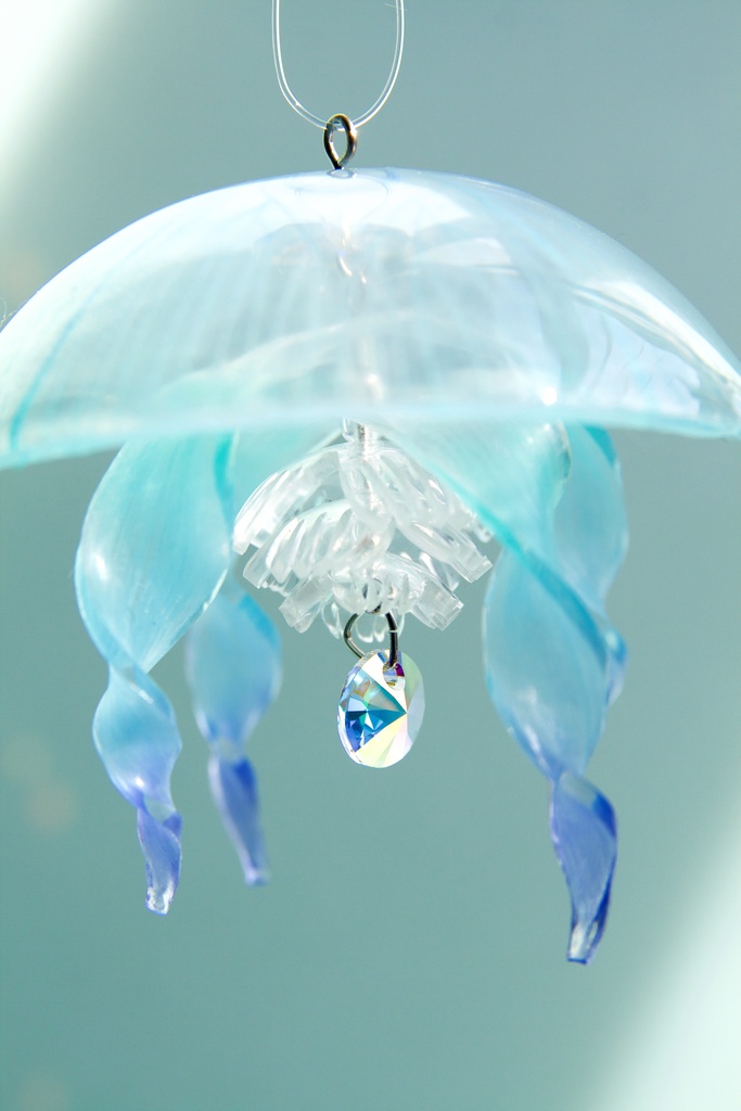 青空ミズクラゲのサンキャッチャー