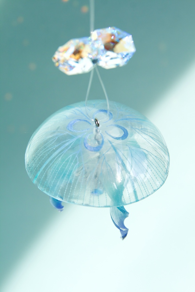 青空ミズクラゲのサンキャッチャー