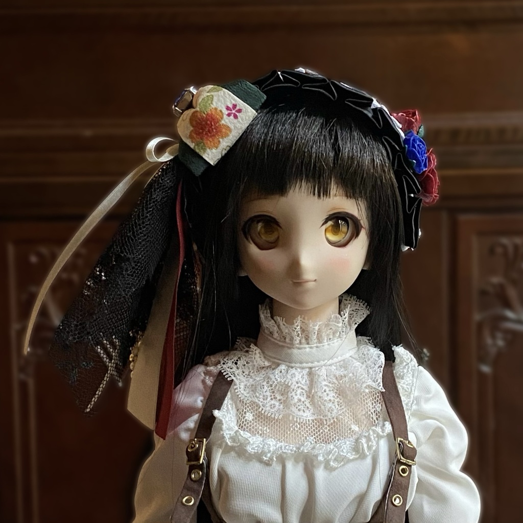 【ドール用】ヘアアクセサリー 黒ヘッドドレス花ブルーストーン