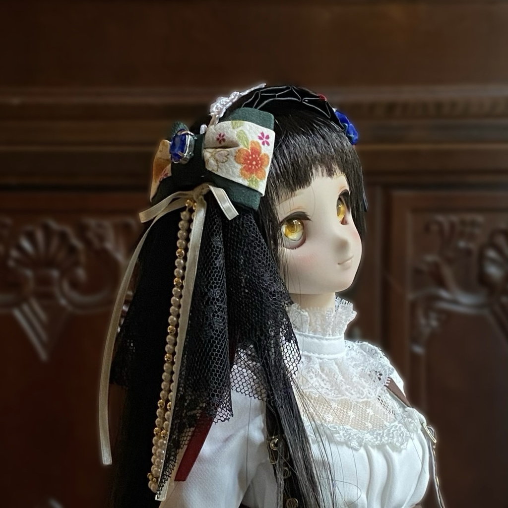 【ドール用】ヘアアクセサリー 黒ヘッドドレス花ブルーストーン