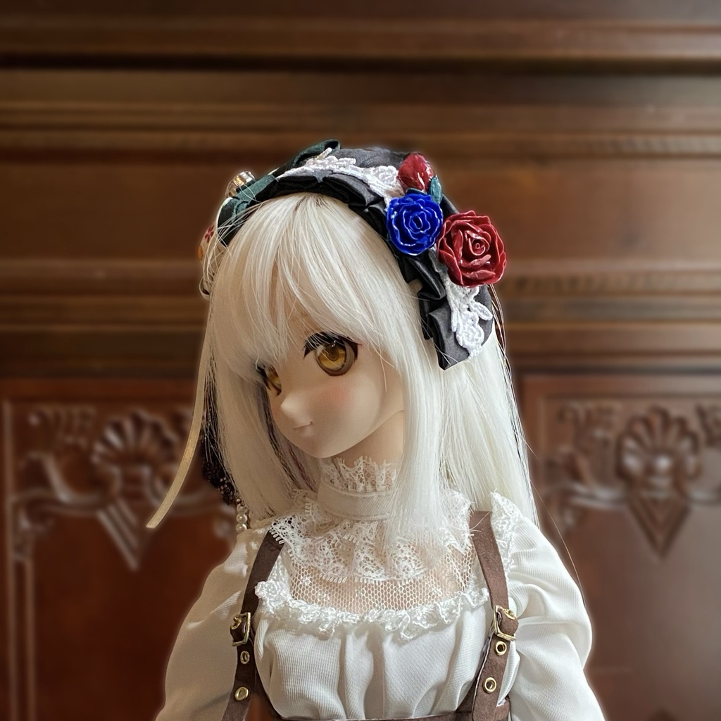 【ドール用】ヘアアクセサリー 黒ヘッドドレス花クリスタルストーン