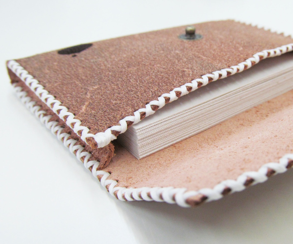 ポリン印の革製カードケース