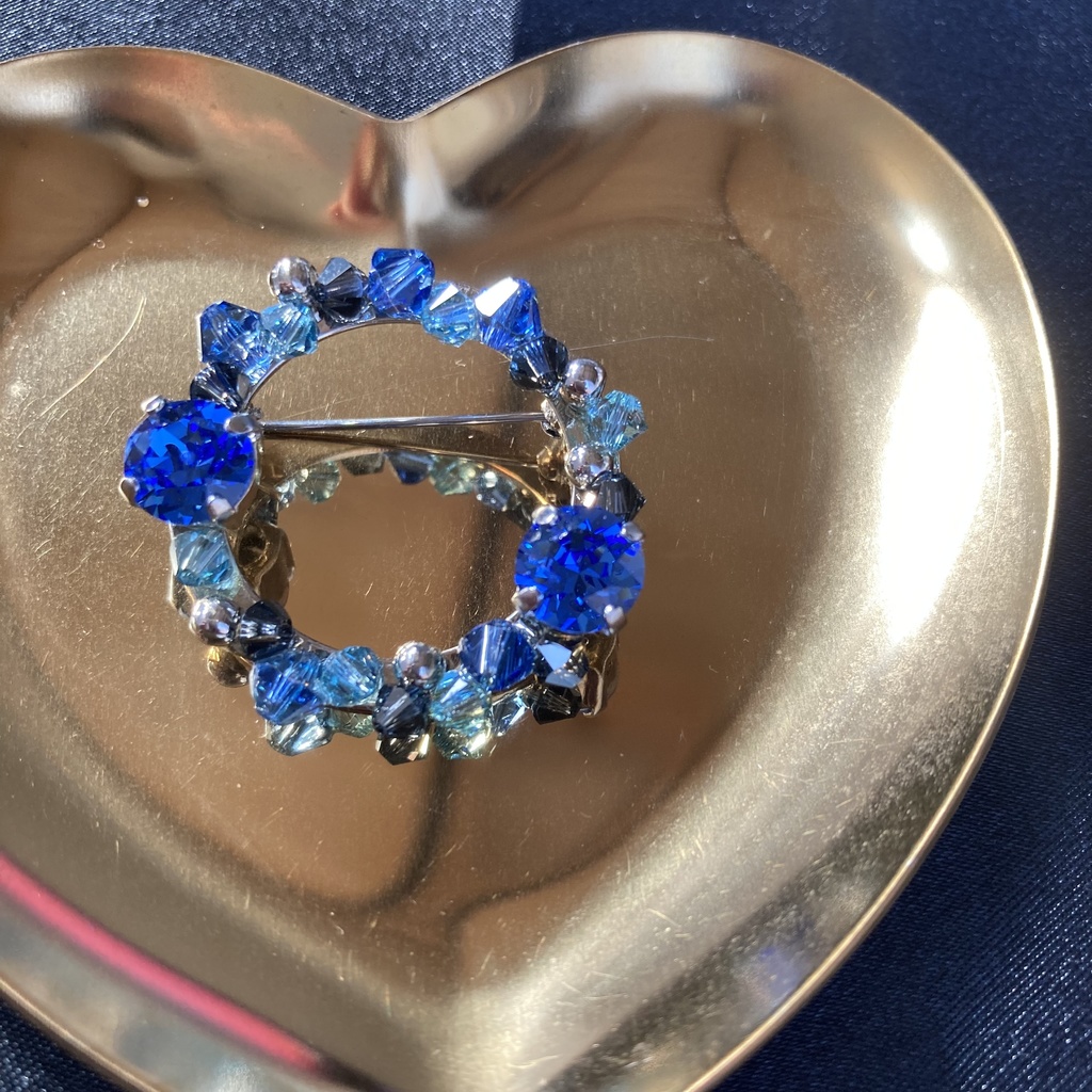 twst 寮イメージスワロブローチ